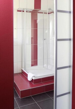 Free toiletries, hair dryer, towels