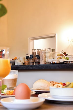 Tägliches inbegriffenes Frühstücksbuffet
