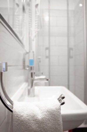 Bathroom - Hotel Trierer Hof (Koblenz)