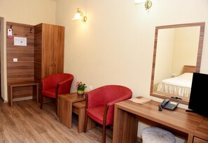 30-cm TV with cable channels - Hotel Gema (Brasov)