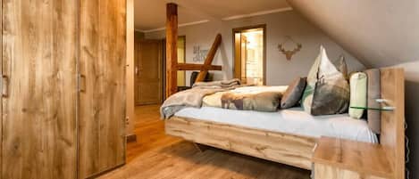 Double Room | Free WiFi, bed sheets
