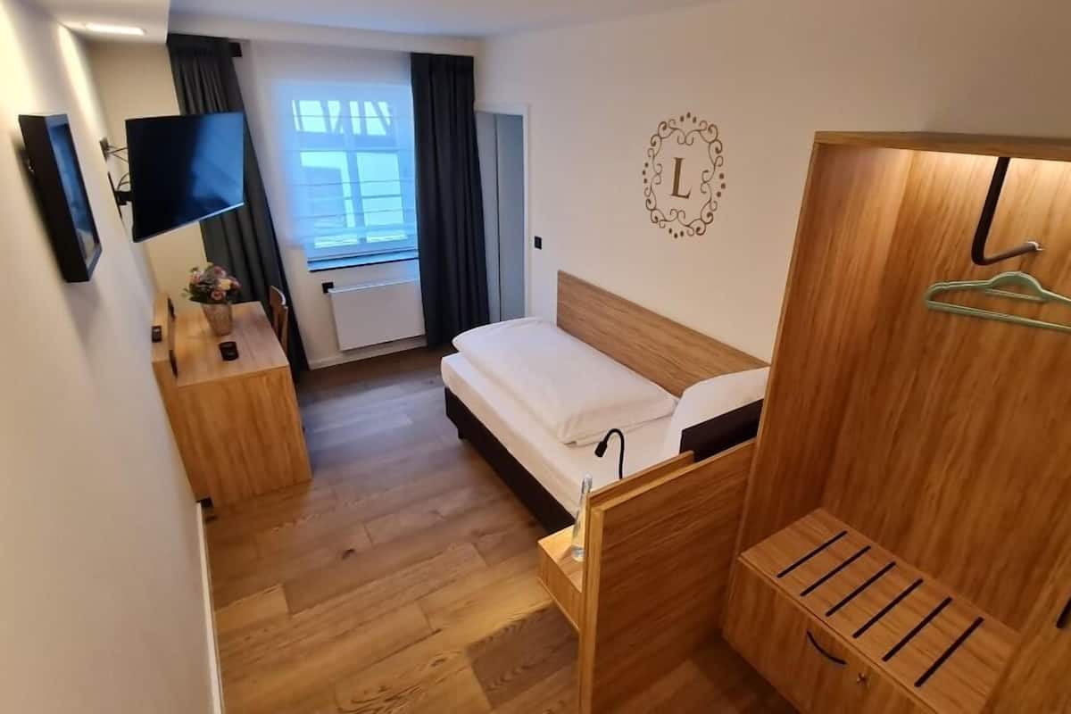 Single Room | 1 bilik tidur, meja, ruang kerja komputer riba, kalis bunyi
