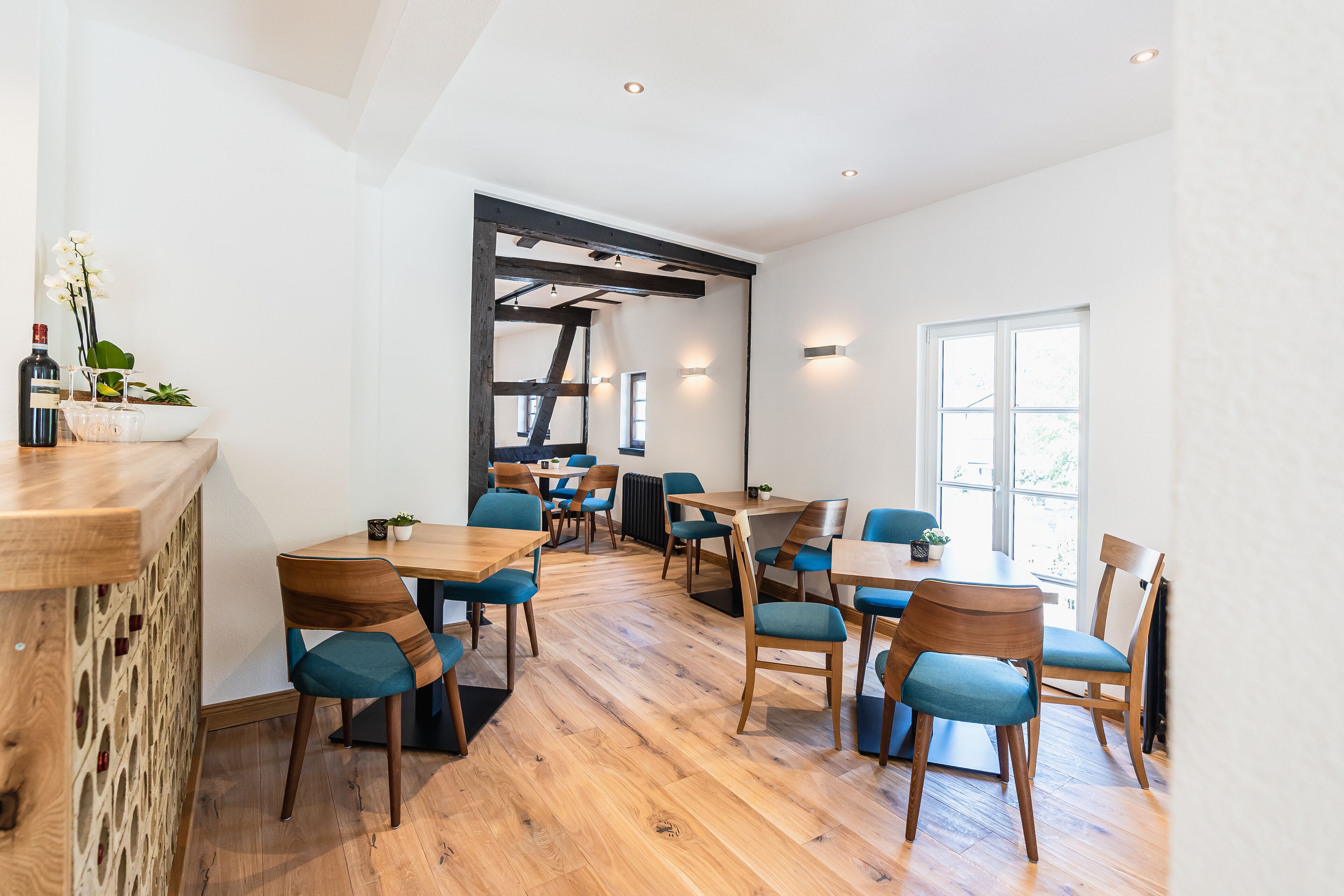 Café da manhã diário mediante uma taxa