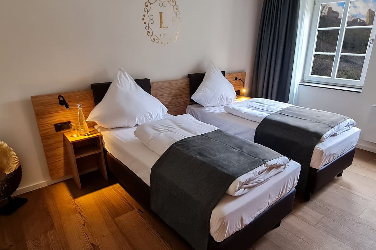 Deluxe Double Room | 1 bilik tidur, meja, ruang kerja komputer riba, kalis bunyi