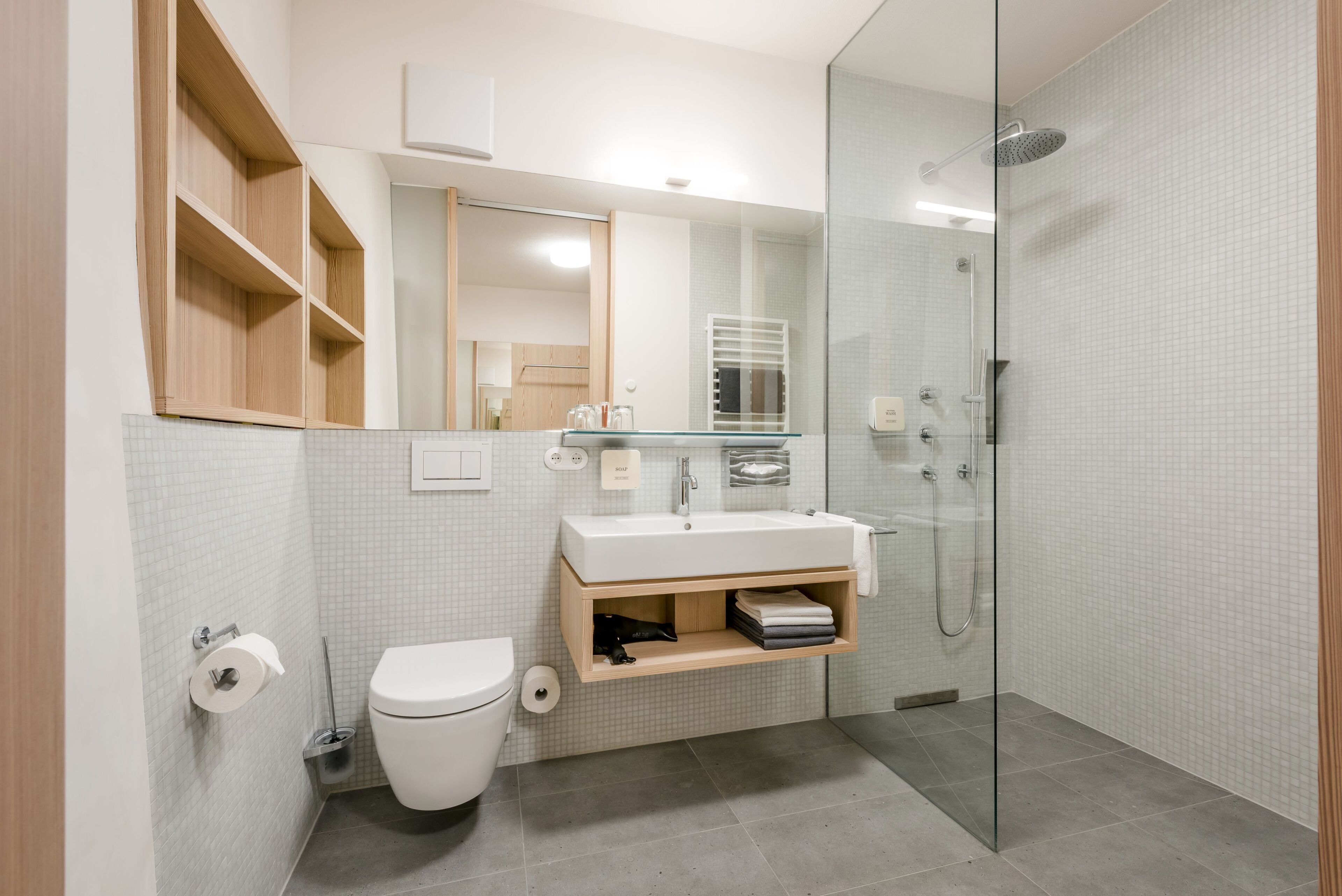 double room | bathroom | shower, free toiletries, hair dryer, towels