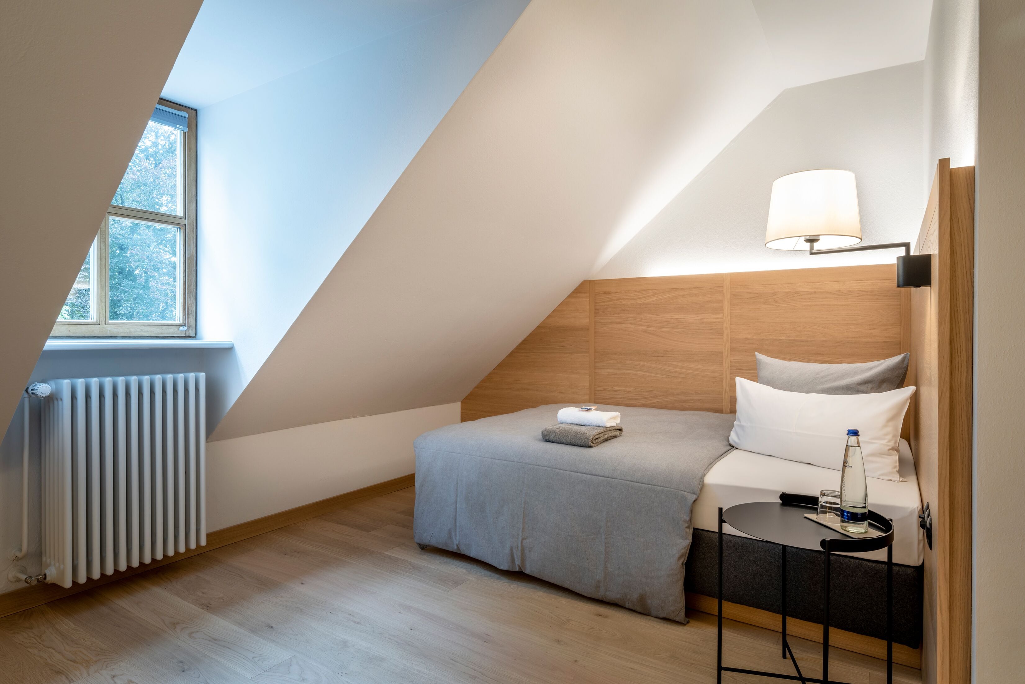 single room | hypo-allergenic bedding, in-room safe, desk, blackout curtains