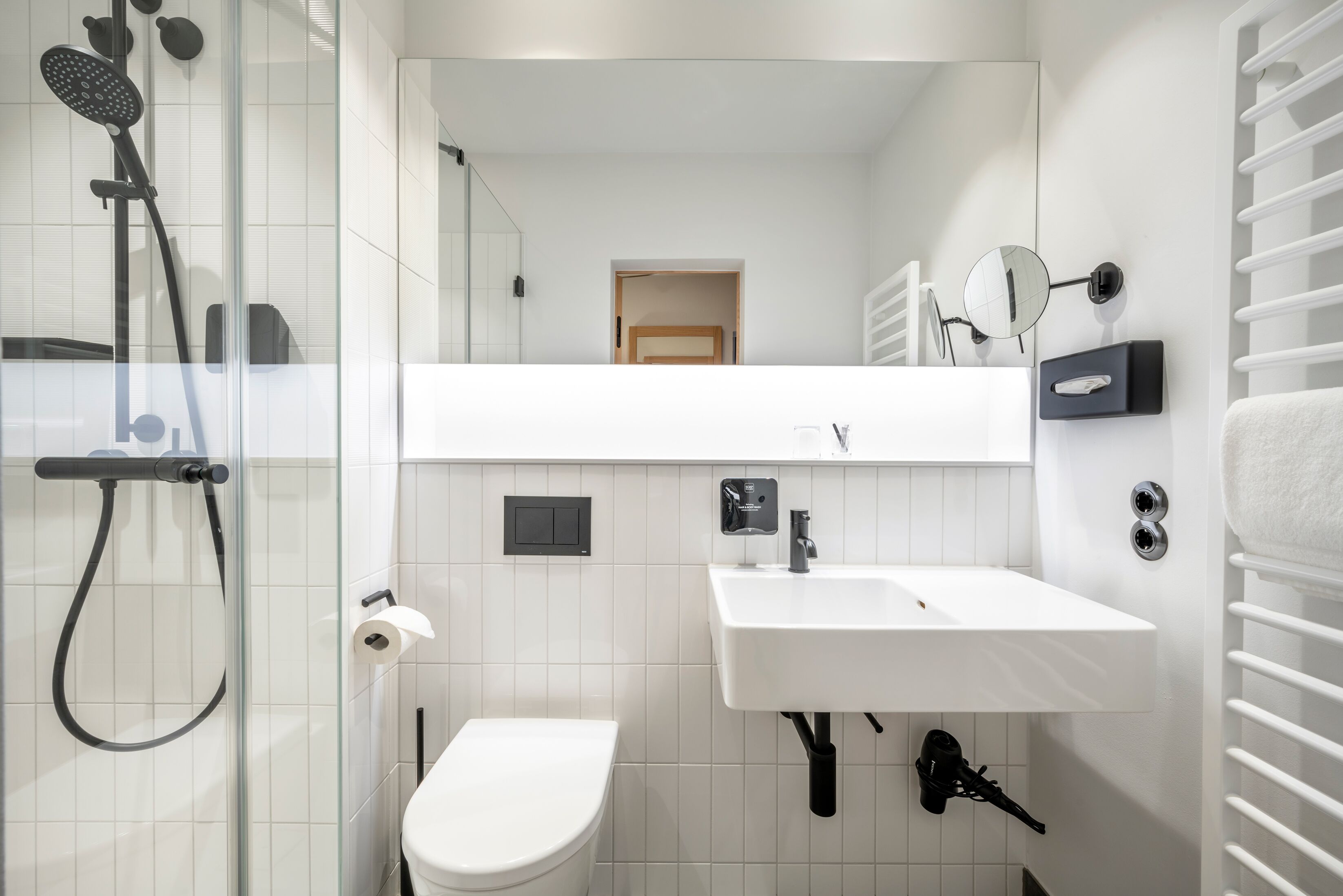 double room | bathroom | shower, free toiletries, hair dryer, towels