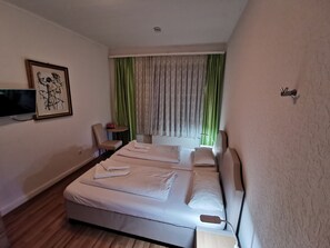 Double Room, Ensuite | Interior - Hotel Lübecker Hof (Lueneburg)