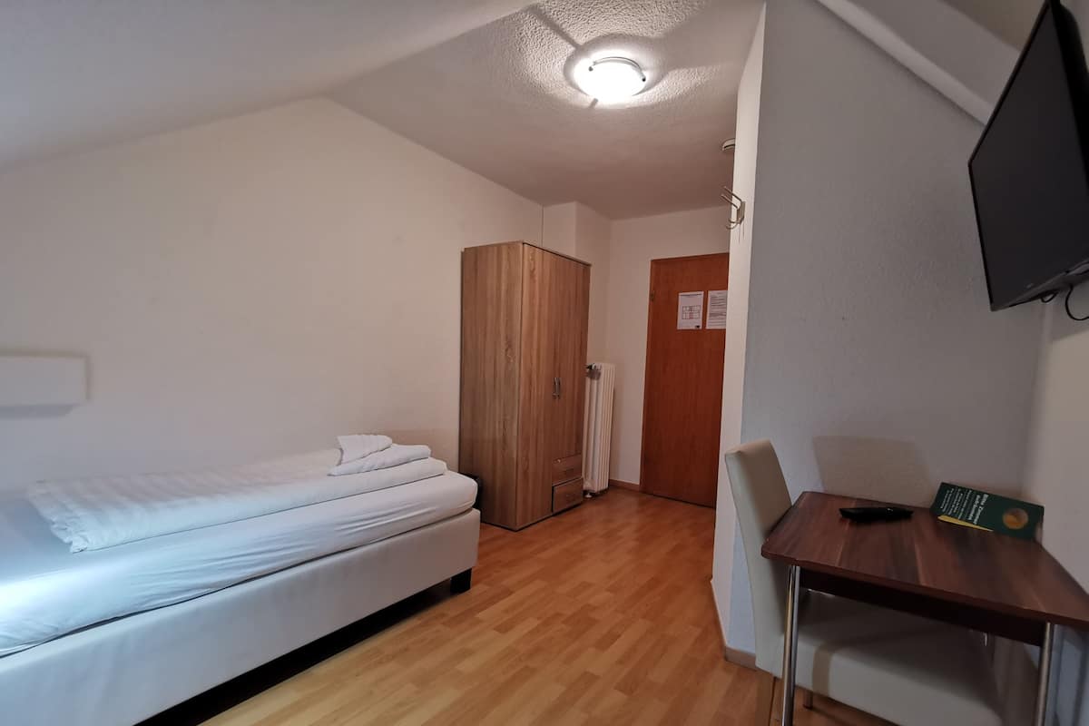 Yhden hengen huone, kylpyhuone makuuhuoneen yhteydessä | 1 makuuhuone