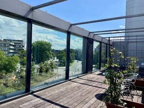 Coffres-forts dans les chambres, bureau, rideaux occultants