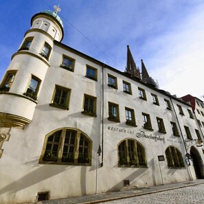 Exterior - Bischofshof AM DOM (Regensburg)