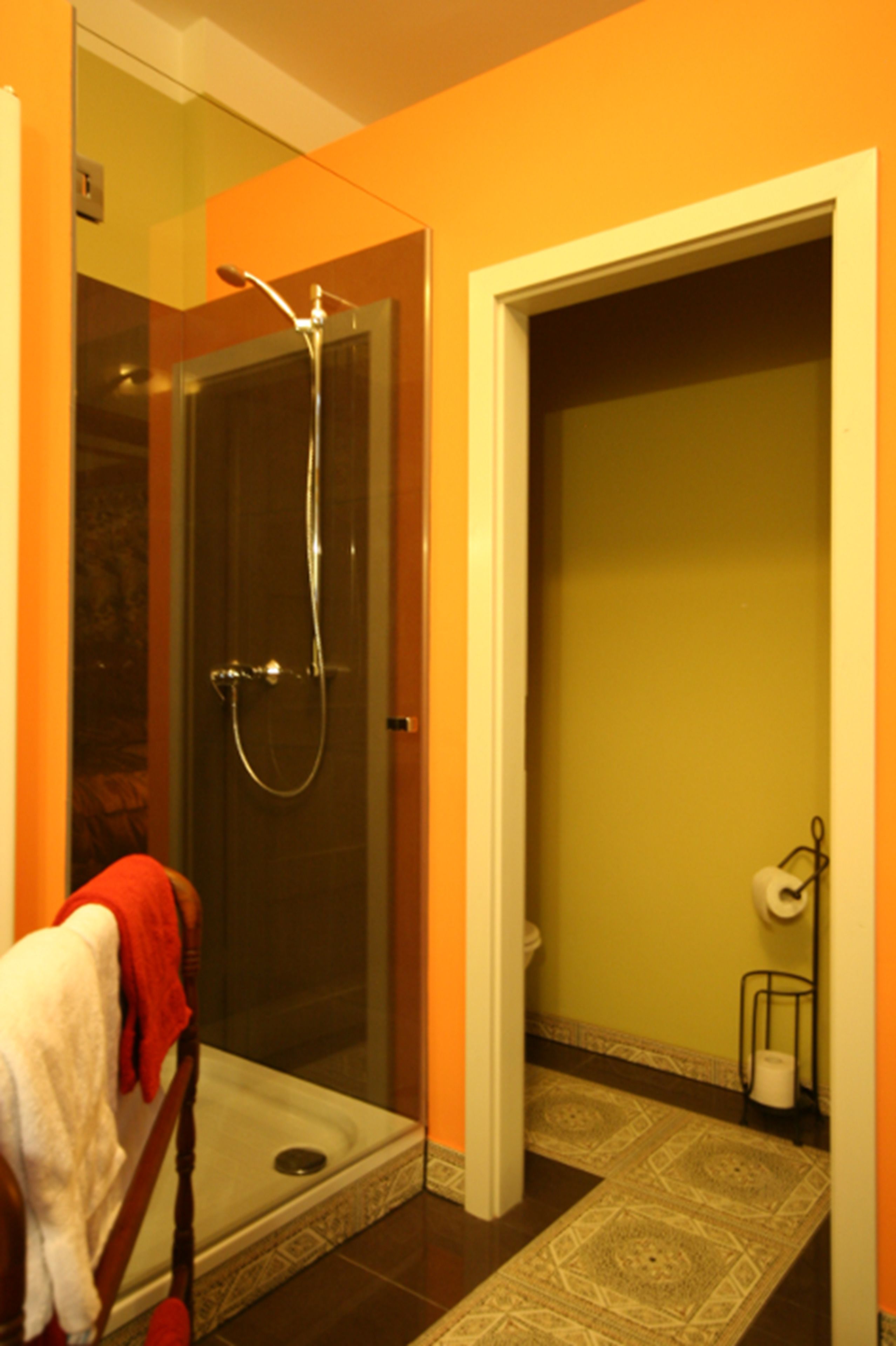 standard double room | bathroom | towels