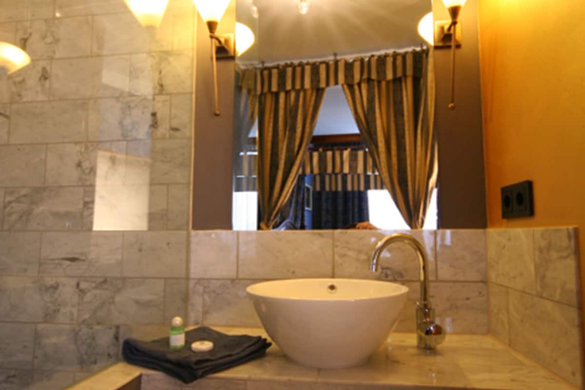 comfort double room | bathroom | towels