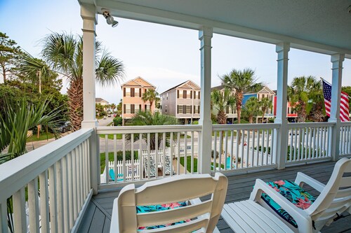 200 steps to beach! Family Tides with pool and Ocean Views. Walk to Pier!
