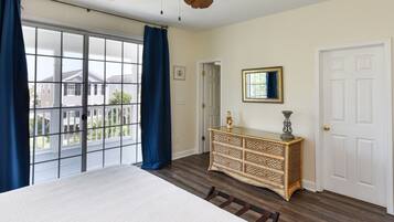 5 quartos, ferros/tábuas de passar roupa, berço de viagem