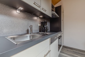 Kühlschrank, Ofen, Herdplatte, Geschirrspüler