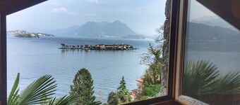 Coco small villa with lake view