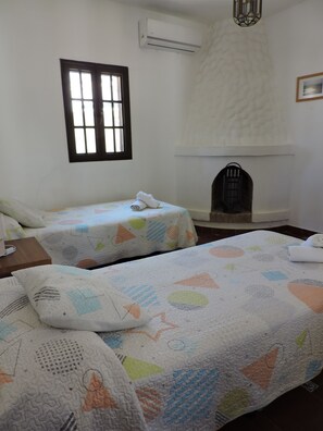 7 bedrooms, in-room safe, iron/ironing board, travel cot
