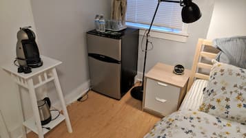 1 habitación, escritorio, tabla de planchar con plancha y wifi gratis
