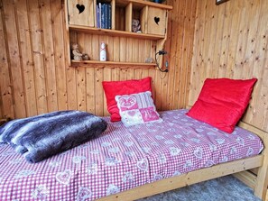 1 chambre, fer et planche à repasser, Wi-Fi gratuit, draps fournis