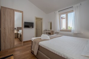 4 camere, una cassaforte in camera, ferro/asse da stiro, Wi-Fi gratuito