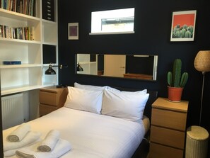 Appartamento (1 Bedroom) | 1 camera, biancheria da letto di alta qualità, postazione laptop