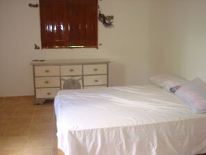 3 bedrooms, bed sheets