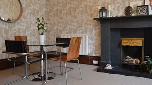 Appartement (2 Bedrooms) | Restauration