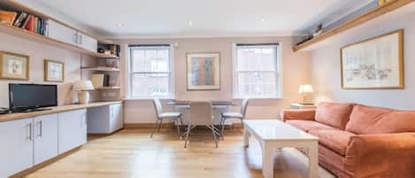 Apartment (1 Bedroom) | Living room | TV