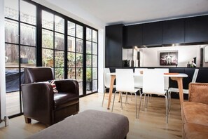 อพาร์ทเมนท์ (2 Bedrooms) | ครัวส่วนตัว | ตู้เย็น, เตาอบ, เตาประกอบอาหาร, เครื่องล้างจาน