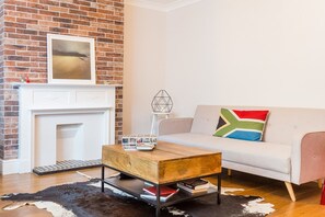 Apartment (1 Bedroom) | Living room