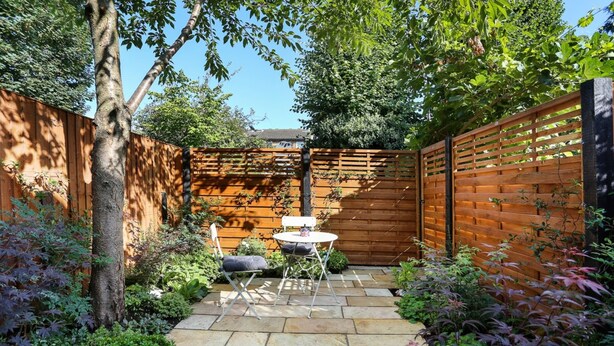 Unclassified image, 1 of 20, button - Beautifully Styled, Modern Apartment With Garden (London)