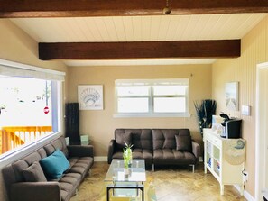 Lobby - Year round paradise for fishing and beach goers alike ... (Galveston)