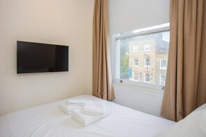 1 chambre, literie de qualité supérieure, bureau