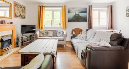 Charming Cosy Coach House in Fishponds, Bristol