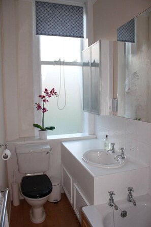 公寓 (1 Bedroom) | 浴室 | 免費梳洗用品、風筒、提供毛巾、番梘