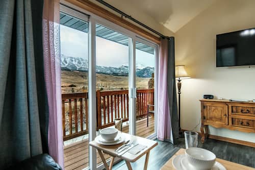 Family Duplex, 2 Queen Beds, Non Smoking | Free WiFi, bed sheets