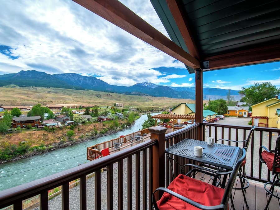 Superior suite, meerdere bedden, niet-roken, uitzicht op rivier | Uitzicht vanaf balkon