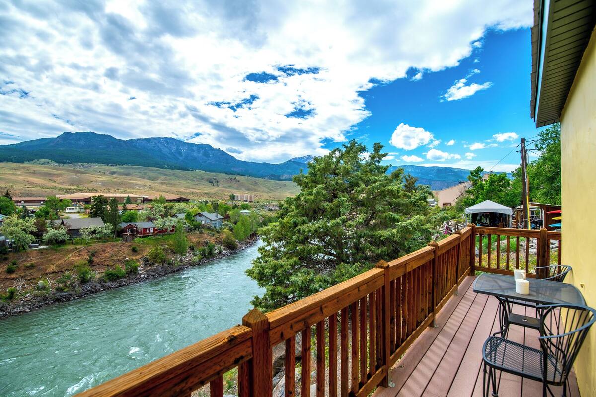 Superior Studio, 1 Queen Bed, Non Smoking, River View | Balcony view