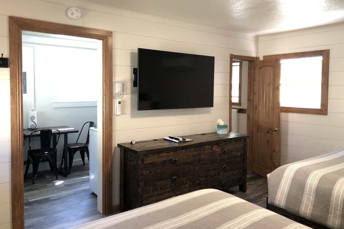 1 bedroom, free WiFi, bed sheets