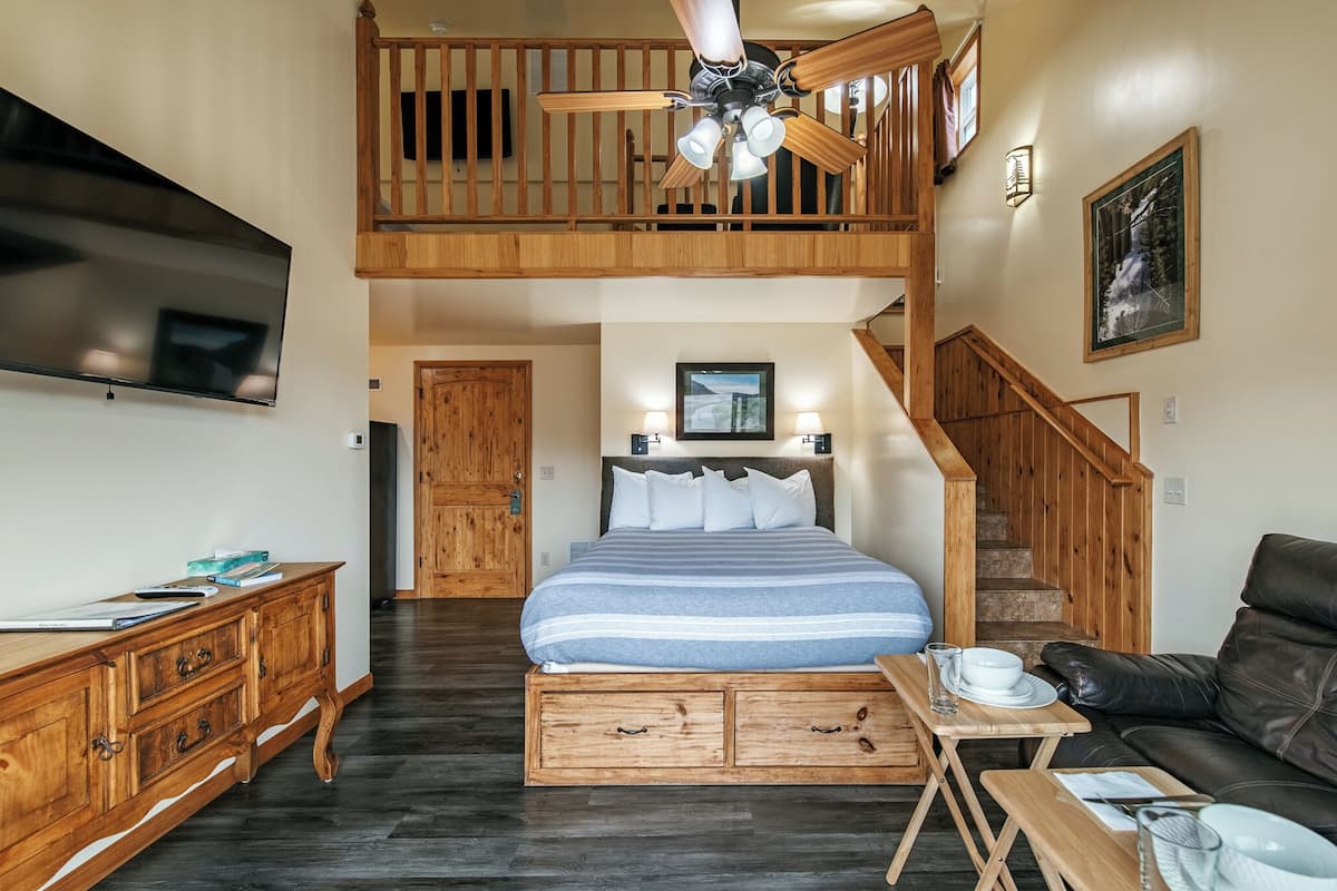 Family Duplex, 2 Queen Beds, Non Smoking | Free WiFi, bed sheets