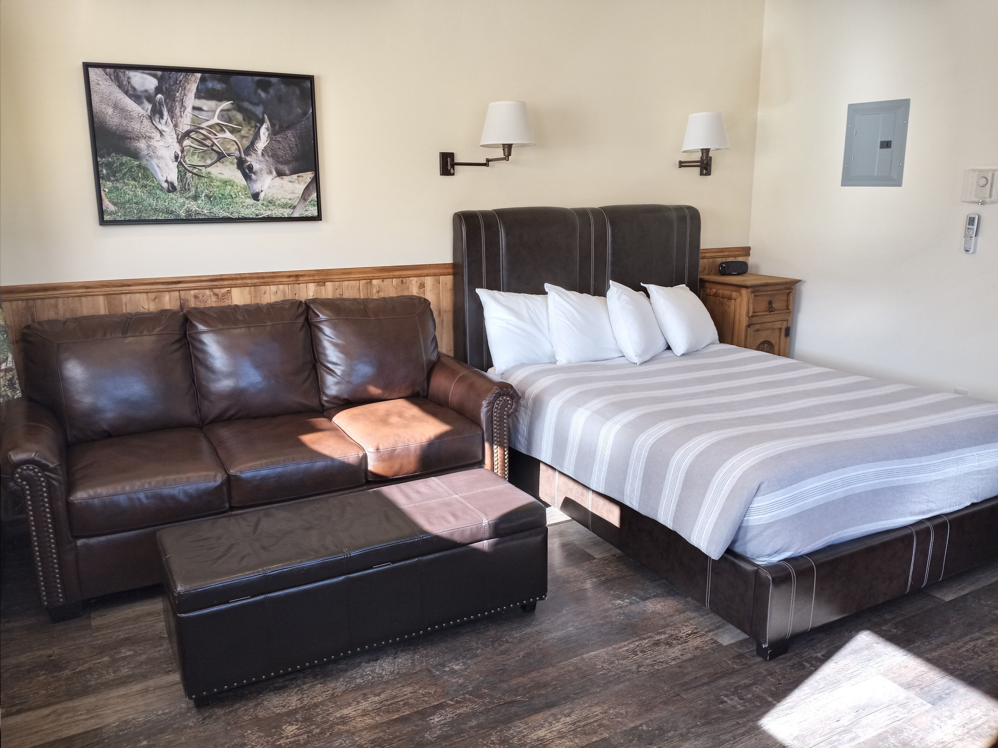 Studio Suite, 1 Queen Bed with Sofa bed, Non Smoking, Hill View