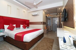 Executive Room | Minibar, soundproofing, free WiFi - Hotel Krishna Plaza (New Delhi)