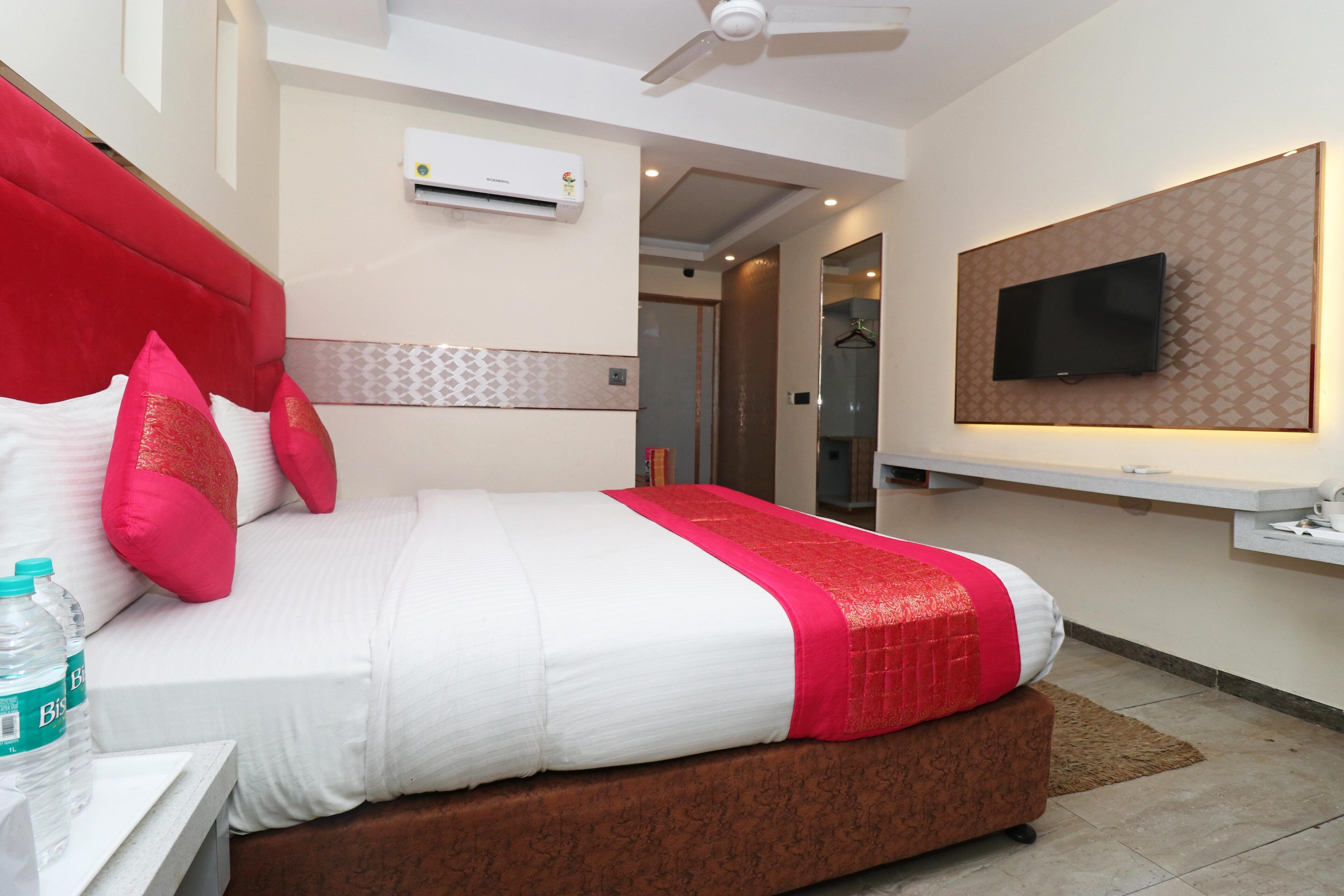 Foto - Hotel Krishna Plaza Just Near New Delhi Station And Connaught Place By M S Hospitality