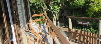 Apartamento de 2 dormitorios con cocina y aire cerca de la playa.