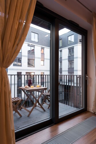 Kazimierz im Altstadt, luxuriöse 2 Schlafzimmer, 2 Badezimmer Wohnung, Parking