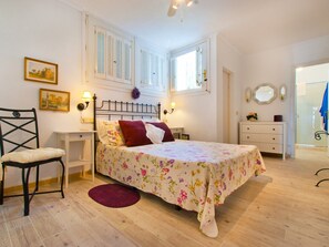 2 bedrooms, desk, iron/ironing board, travel cot - A. Oiza Sand Castle 24, Apt. 24 Edificio Canopus (Alc údia)