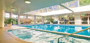 Piscine intérieure