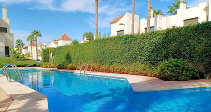 Townhouse, free wifi, south facing patio, pool