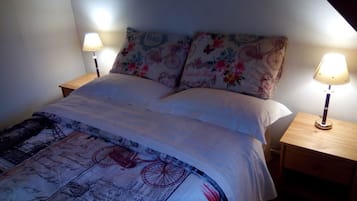 2 slaapkamers, een strijkplank/strijkijzer, gratis wifi, beddengoed